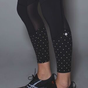 Lululemon Pedal to the Medal 7/8 Tight 25” – Black – Size 6 – EUC